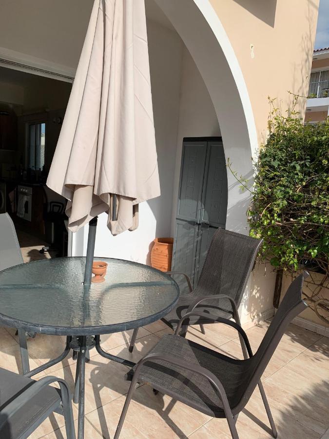 Appartement Limnos Gardens Пафос Екстериор снимка