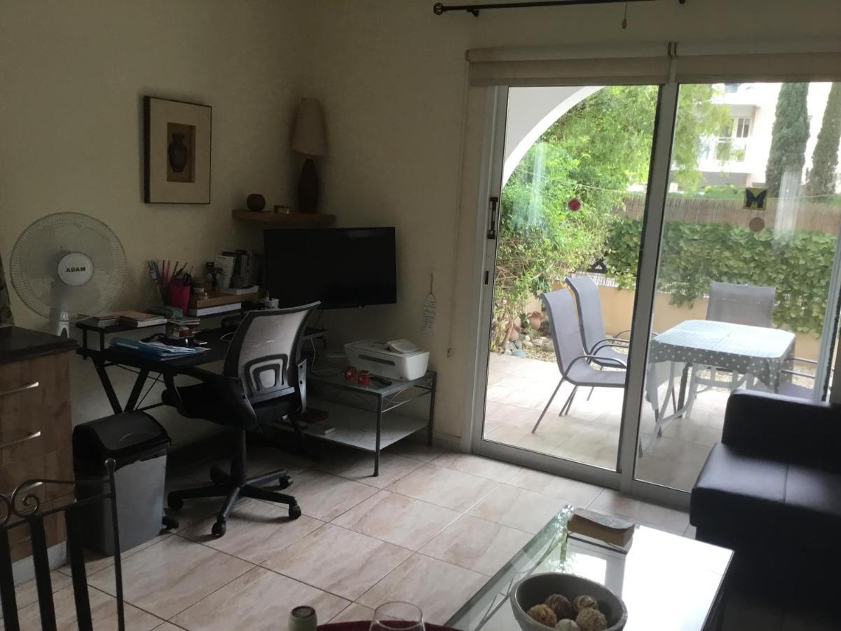 Appartement Limnos Gardens Пафос Екстериор снимка